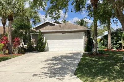 8942 SW Bonneville Dr 1
