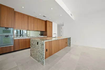 175 SE 25 RD #2604 1