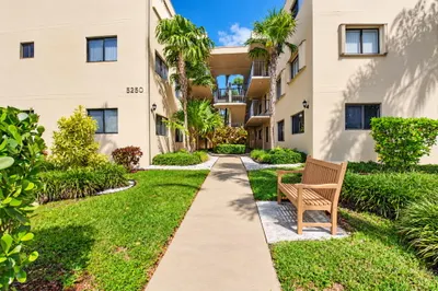 5250 LAS VERDES Circle #314 1