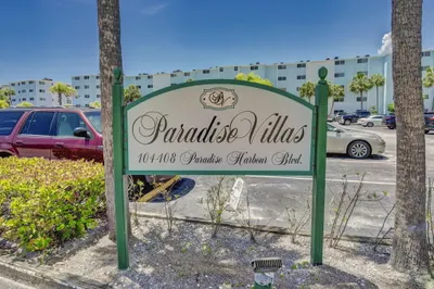 108 Paradise Harbour Boulevard #512 1