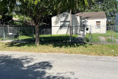 3165 NW 31st St 1