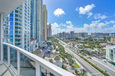 18001 Collins Ave #917 1