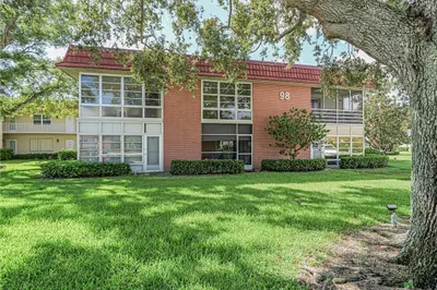 98 Spring Lake Drive #205 1