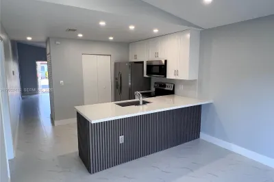 2834 W 75th Ter 1