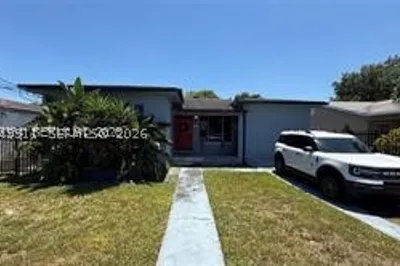 3332 NW 51st St 1