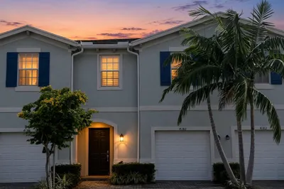 4180 Lagoon Shore Drive 1