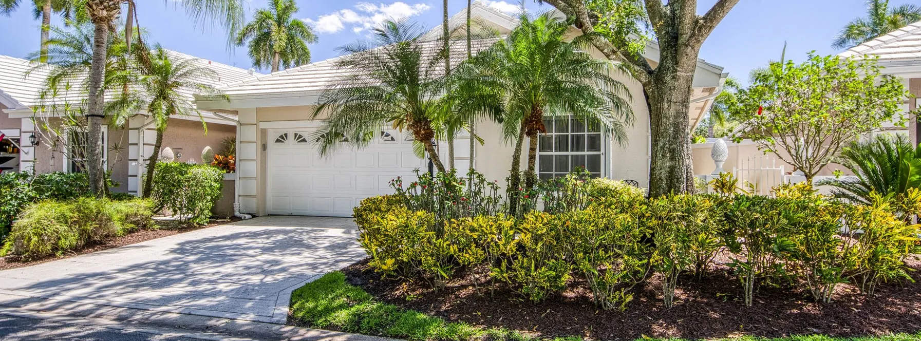 Just Listed | 206 Canterbury Drive W