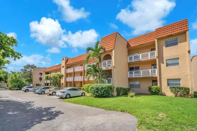 9301 Sunrise Lakes Boulevard #207 1
