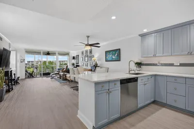 2901 S Palm Aire Drive #610 1