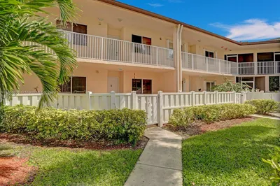 7427 N Devon Dr #108 1