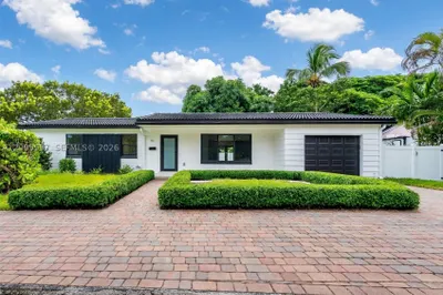 10 NW 100th St 1