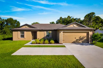 2916 SE Melaleuca Boulevard 1