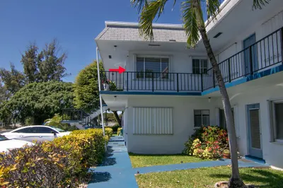 2400 Lake Osborne Drive #202 1