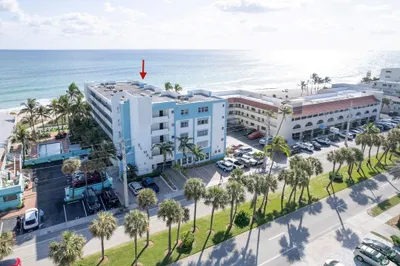 4228 El Mar Dr #504