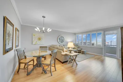 3200 NE 36 St #902 1