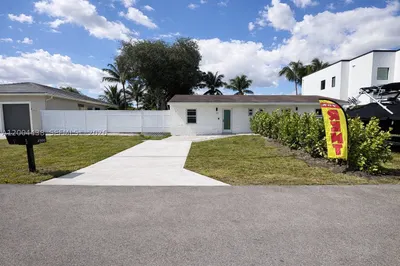 4396 SW 25th Ter #1-2 1