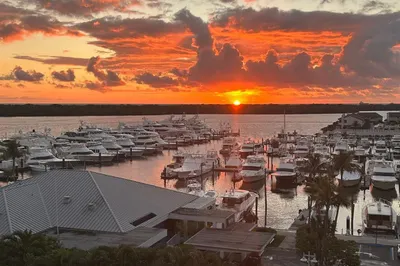 120 Lakeshore Drive #735 1