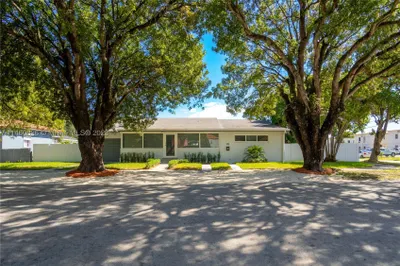 41 NW 40th Ave 1