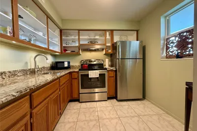 Granite counters, updated ceiling