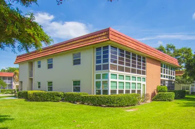 16 Vista Palm Lane #106 1