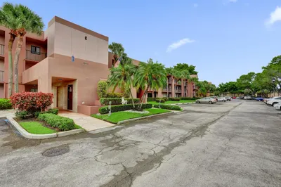 7432 Ashmont Circle #208 1