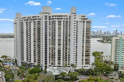 9 Island Ave #2207 1