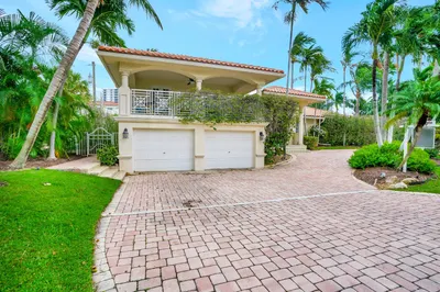 290 E Fern Drive 1