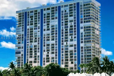 881 Ocean Dr #TH7 1
