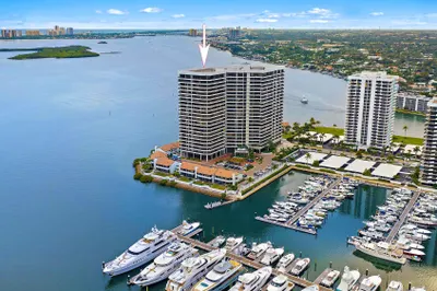 100 Lakeshore Drive #251 1