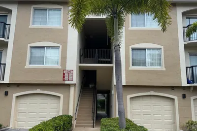 1300 Crestwood Drive #1309 1