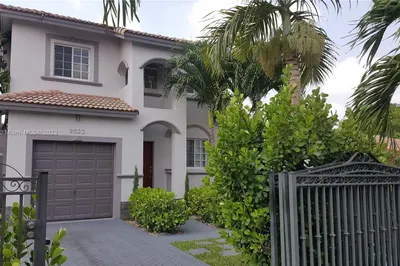 9022 SW 40th Ter 0 1