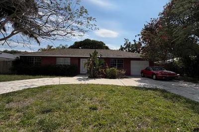 104 W Swan Pkwy Parkway W 1