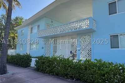 401 Collins Ave #15 1