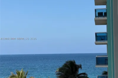 9201 Collins Ave #521 1