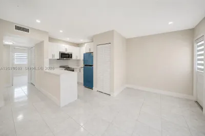 4051 NE 13th Ave #57-3 1