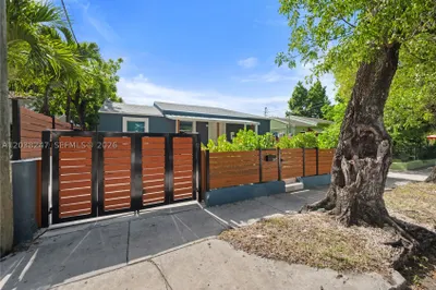 329 SW 15th Ave 1