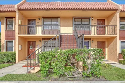 5985 Forest Hill Boulevard #202 1