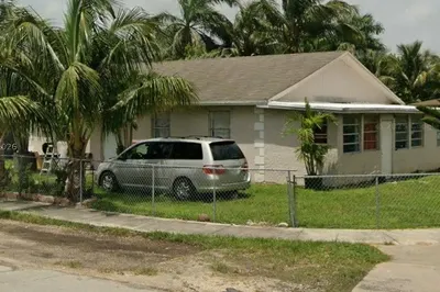 24 SW 17th Ave 1