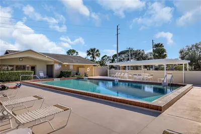 3001 SE Aster Lane #901 1