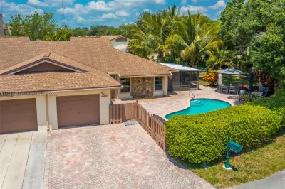 6550 NW 4th Ct 1