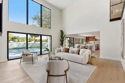 868 Country Club Drive 1