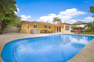 2331 NE 50th Court 1