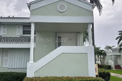 2526 SE 20th Pl #207-B 1