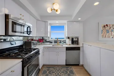 720 Collins Ave #801 1
