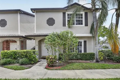 3815 NW 122nd Ter 1