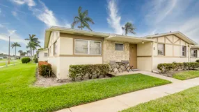 Just Listed | Cute in Cresthaven | 2847 Ashley Drive W A