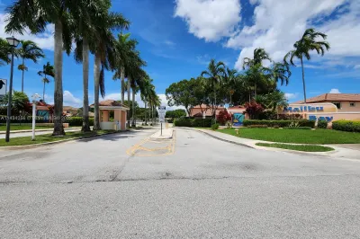 727 NW 208th Dr 1