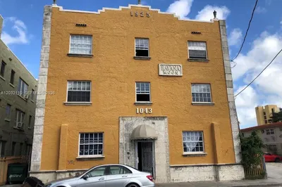 1043 NW 2nd St #2 1