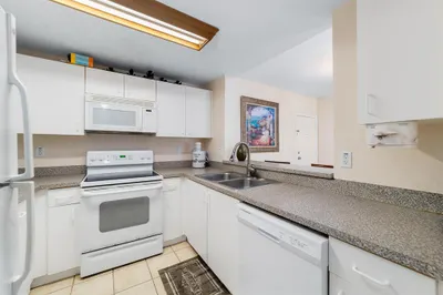 2901 RIVERSIDE Drive #201 1