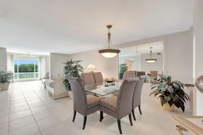 5810 Crystal Shores Drive #402 1
